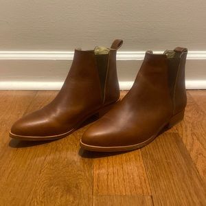 Nisolo Everyday Chelsea Boot size 8.5 in Brandy - only worn twice